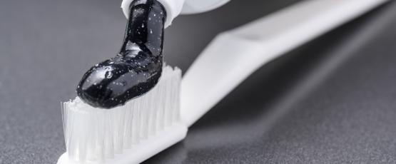 Dentifricio nero