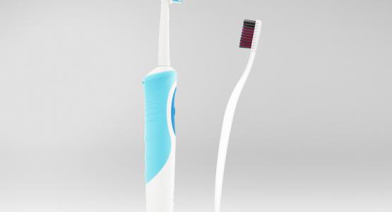 Come lavare i denti con lo spazzolino elettrico