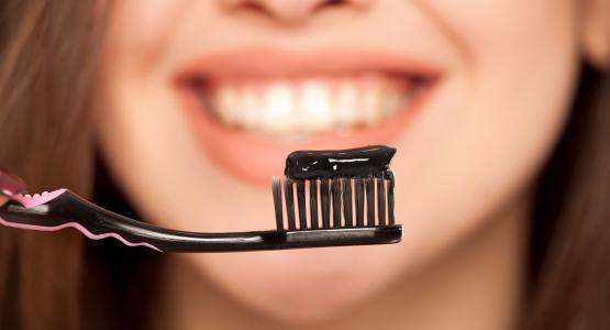 Dentifricio nero
