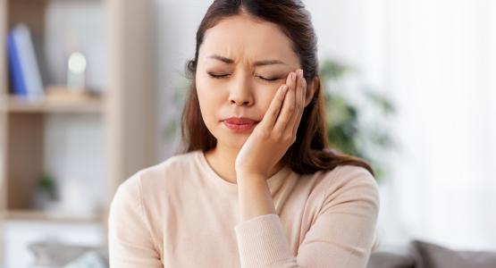 Come sbiancare i denti gialli