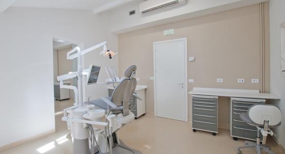 Macchie nere sui denti