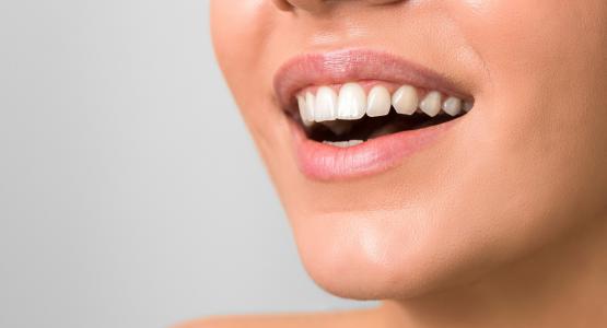 Denti grigi