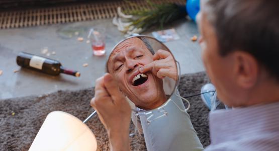 Come nascondere un dente mancante